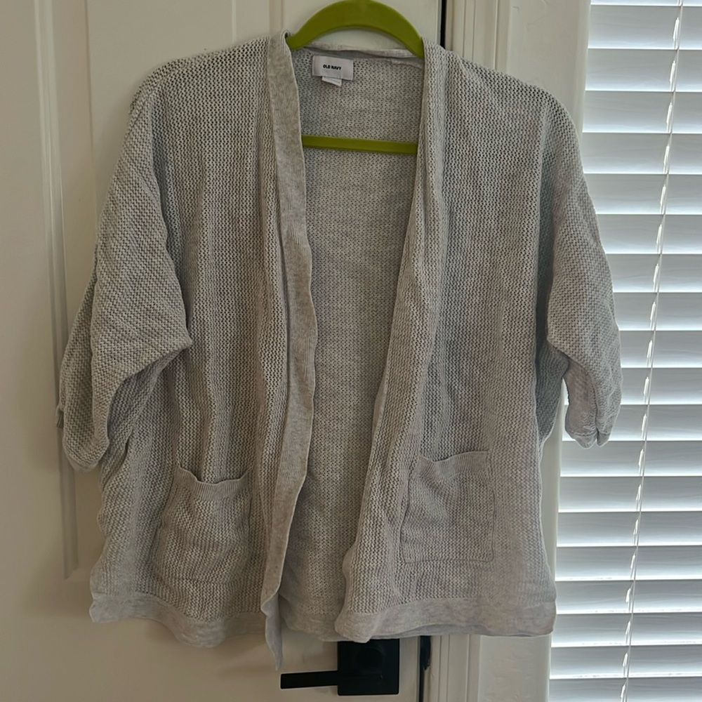 Light weight open knit gray sweater with bat sleeves - L